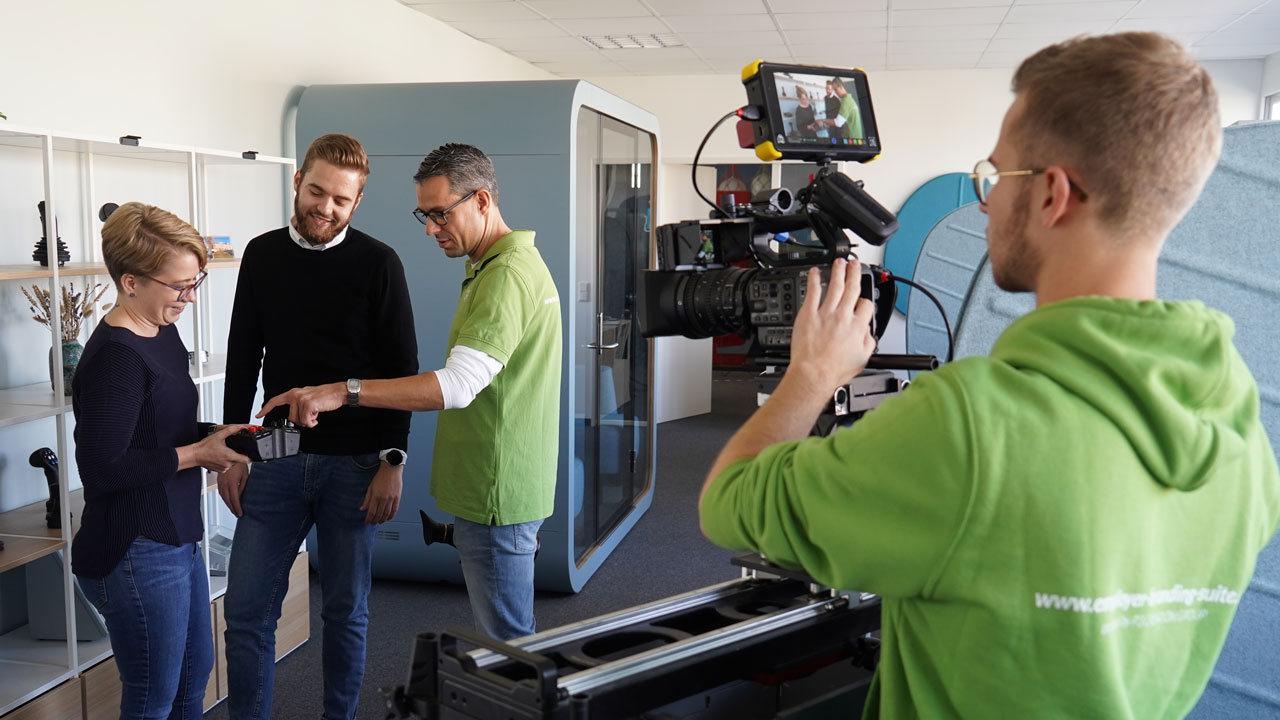 Videodreh für ein Recruiting-Video in den Geschäftsräumen eines Unternehmens