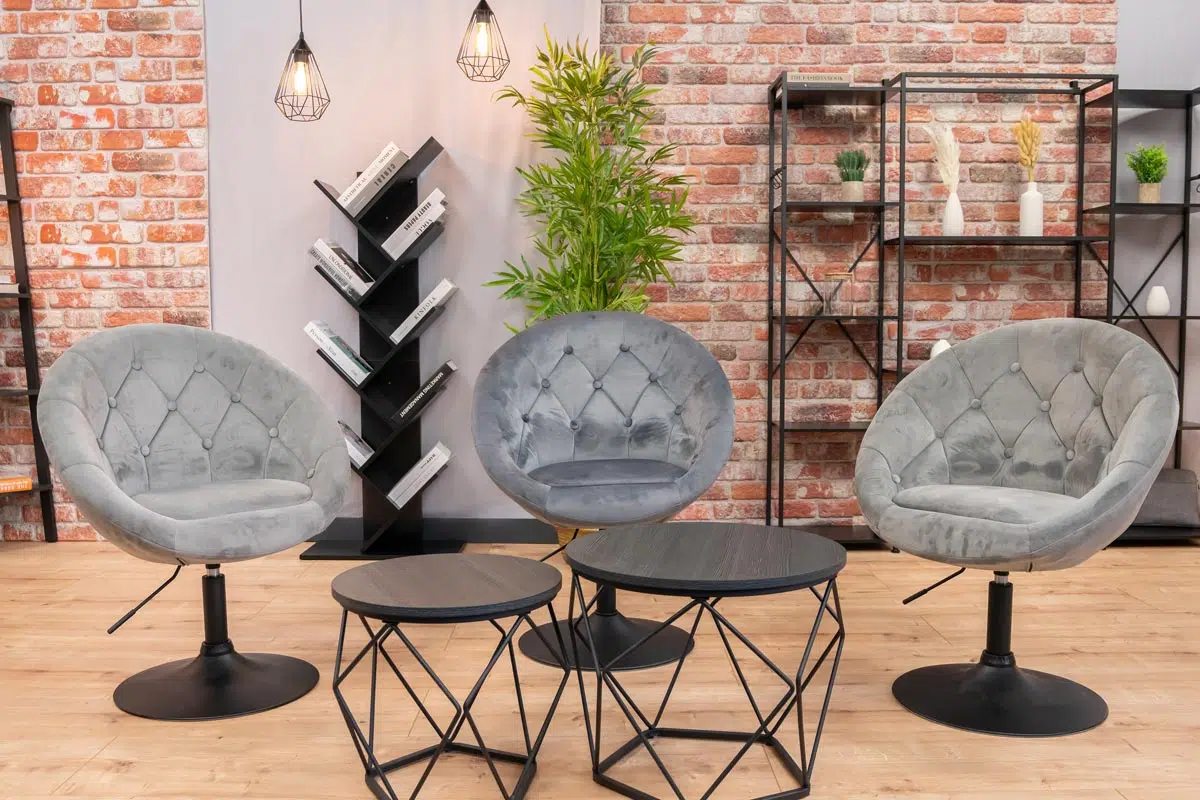 Studio_Backstein_mein-videostudio_web Videostudio mit Licht und Podcast Talk